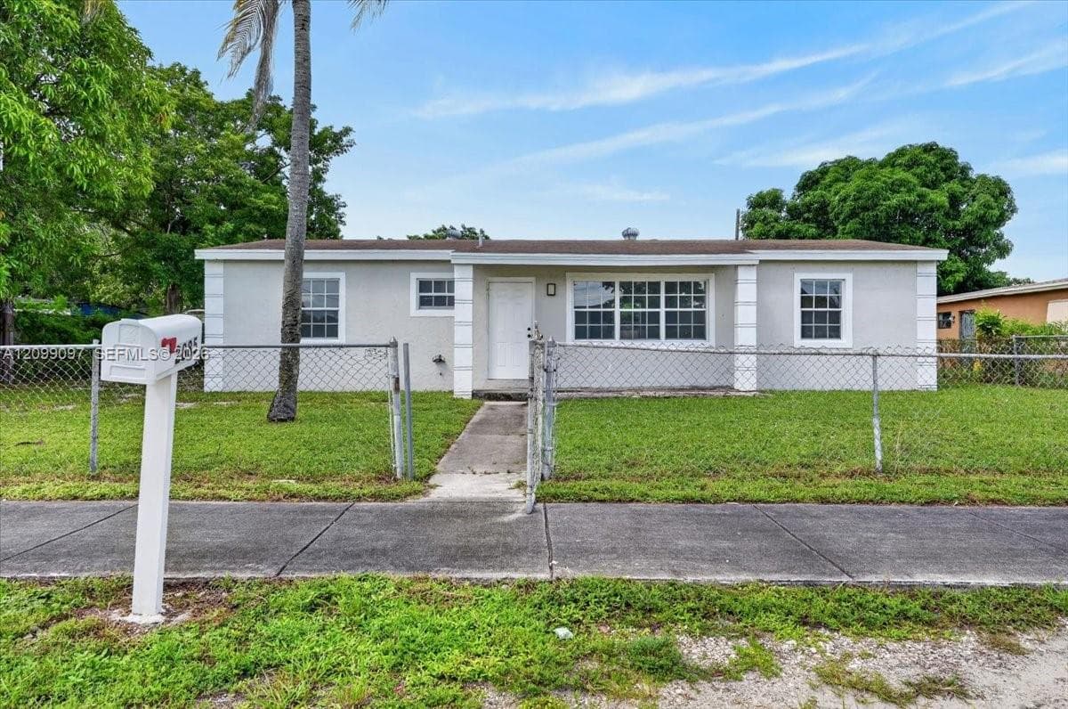 2885 NW 155th Ter photo 1