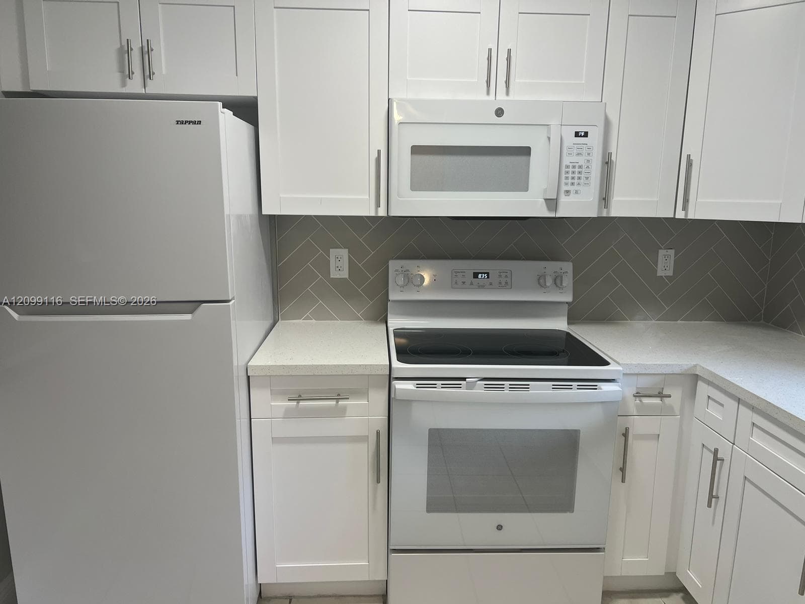 LAGO GRANDE CONDO THREE C · #41-101 in Hialeah - Photo 1