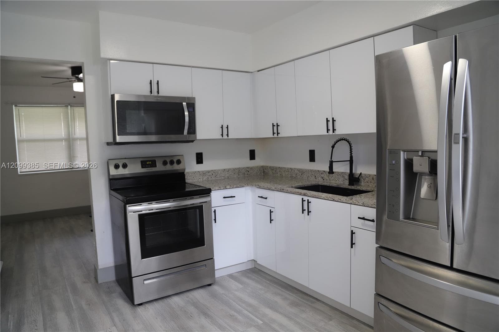 OAK ACRES · #1E in Hallandale Beach - Photo 1