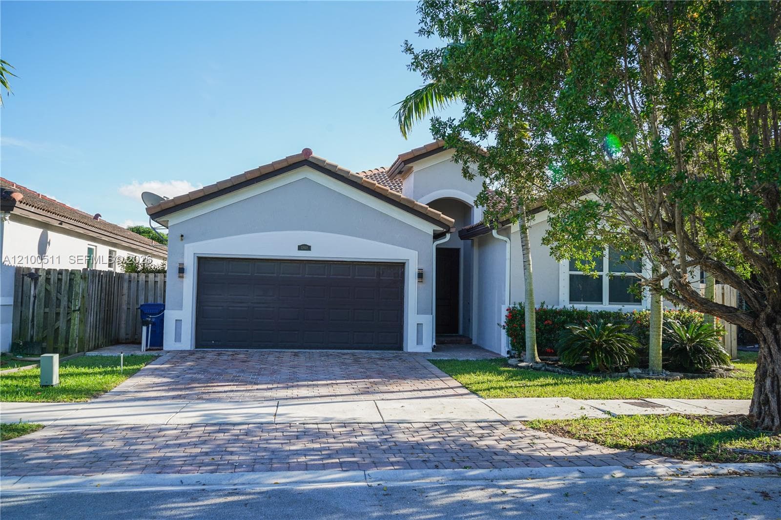 11868 SW 253rd St photo 1