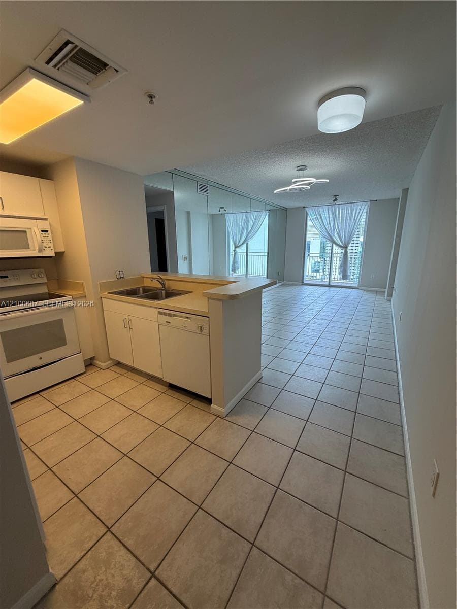Fortune House · #2512 in Miami - Photo 1