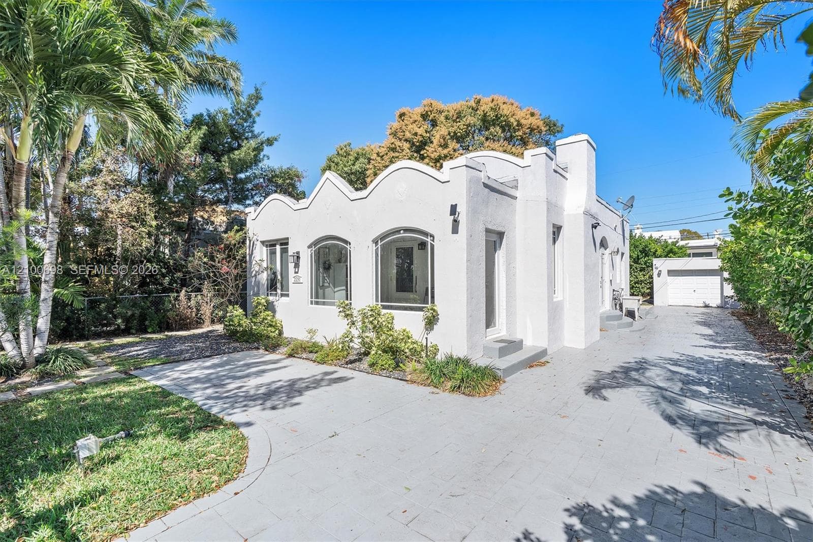 2231 SW 17th St photo 1