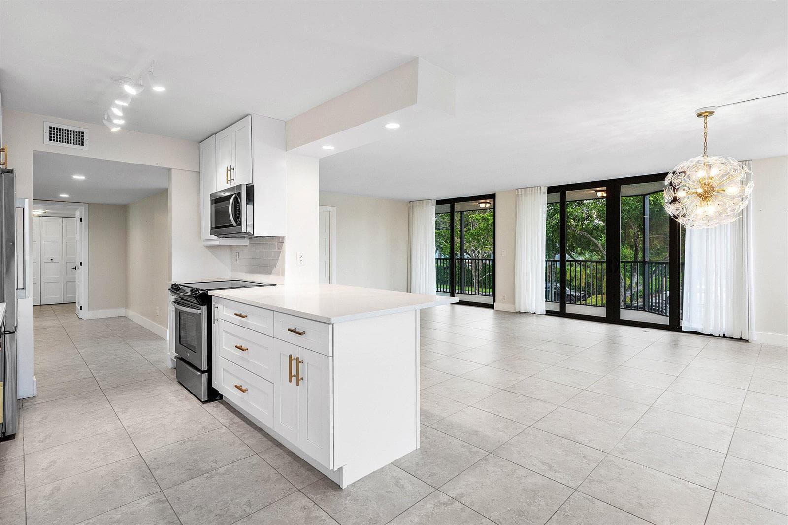 800 Jeffery Street #201