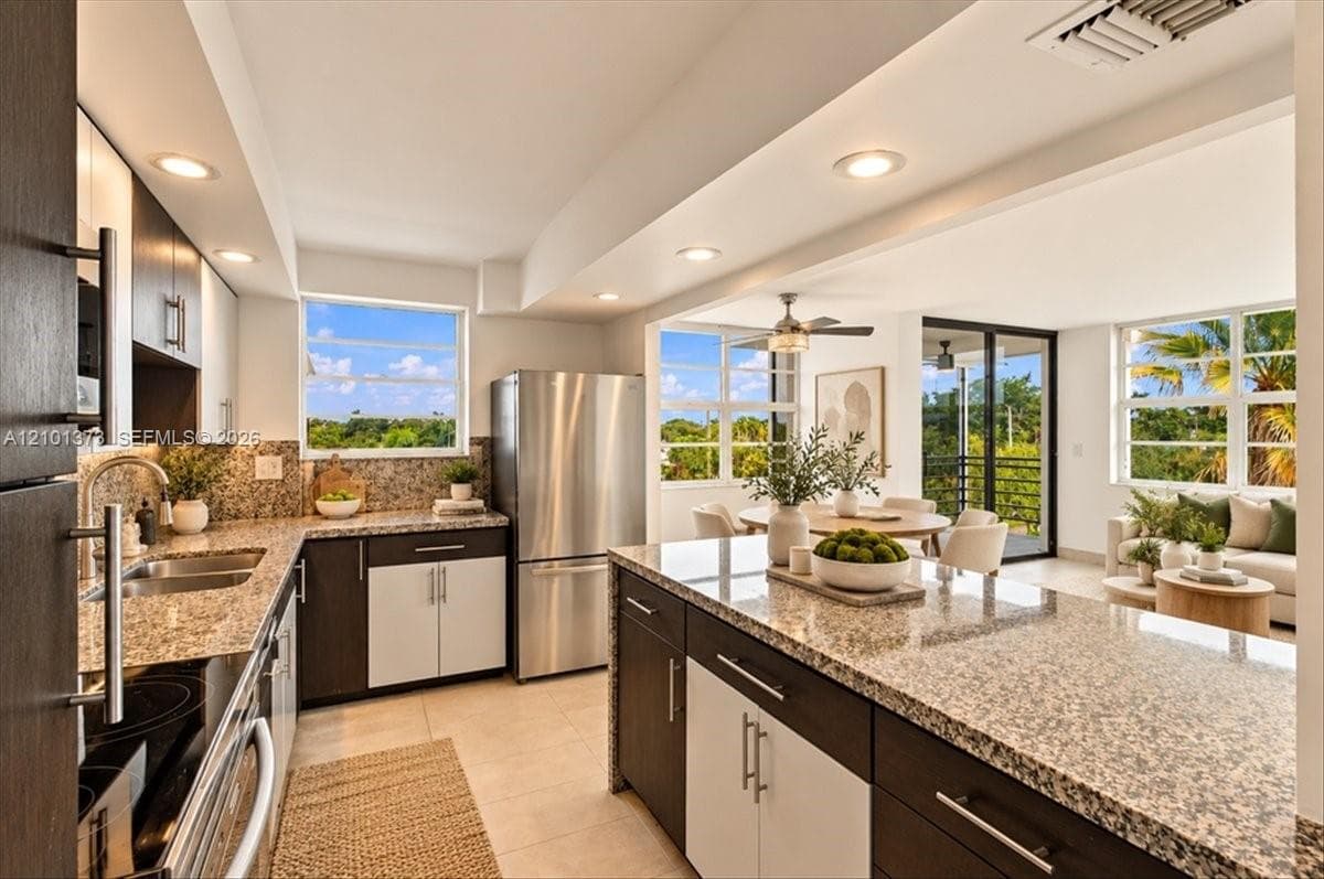 Watergate Condominiums · #404 in Hollywood - Photo 1
