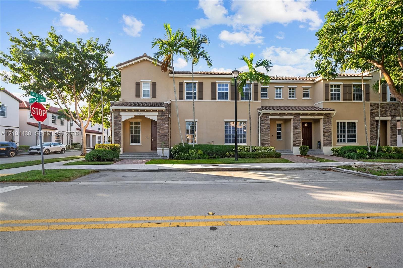 17099 SW 94th Way photo 1