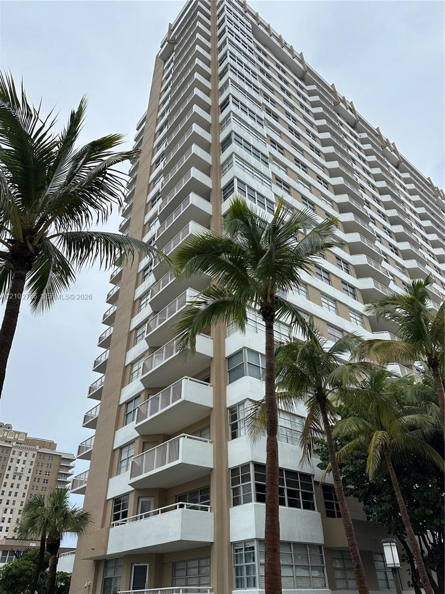 THE HEMISPHERES · #5F in Hallandale Beach - Photo 1