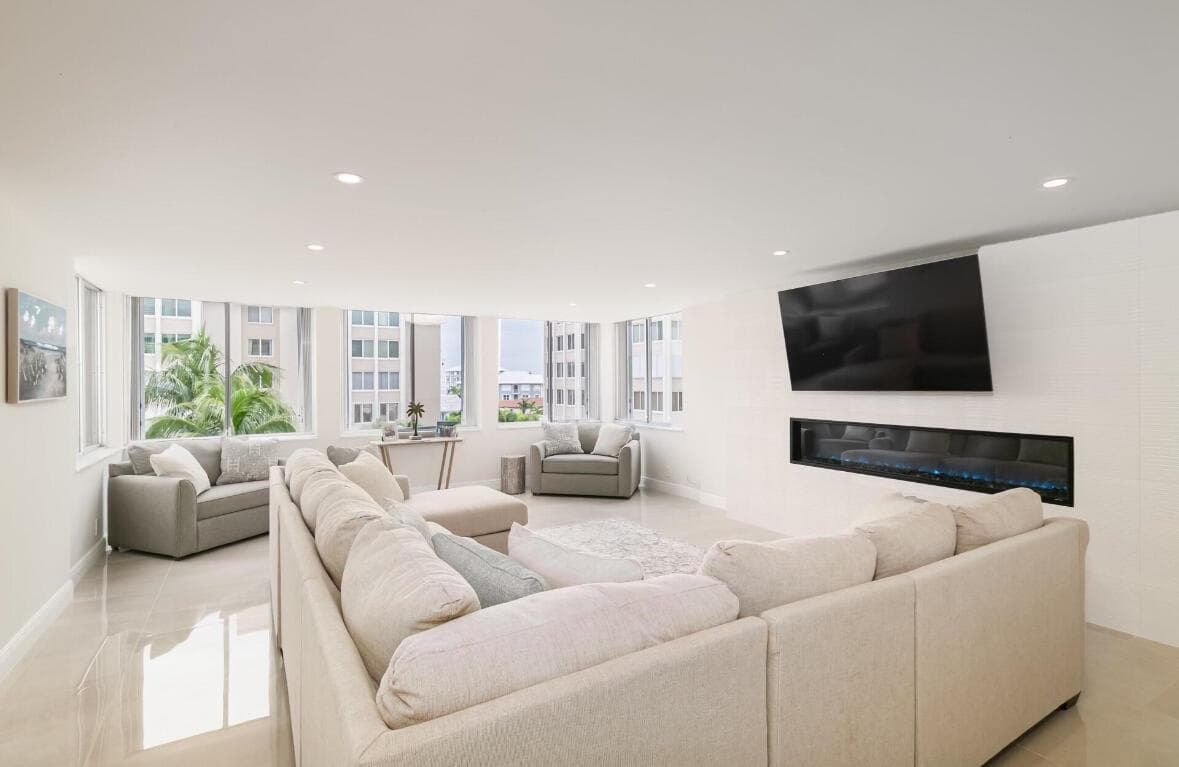 2000 S Ocean Boulevard #402