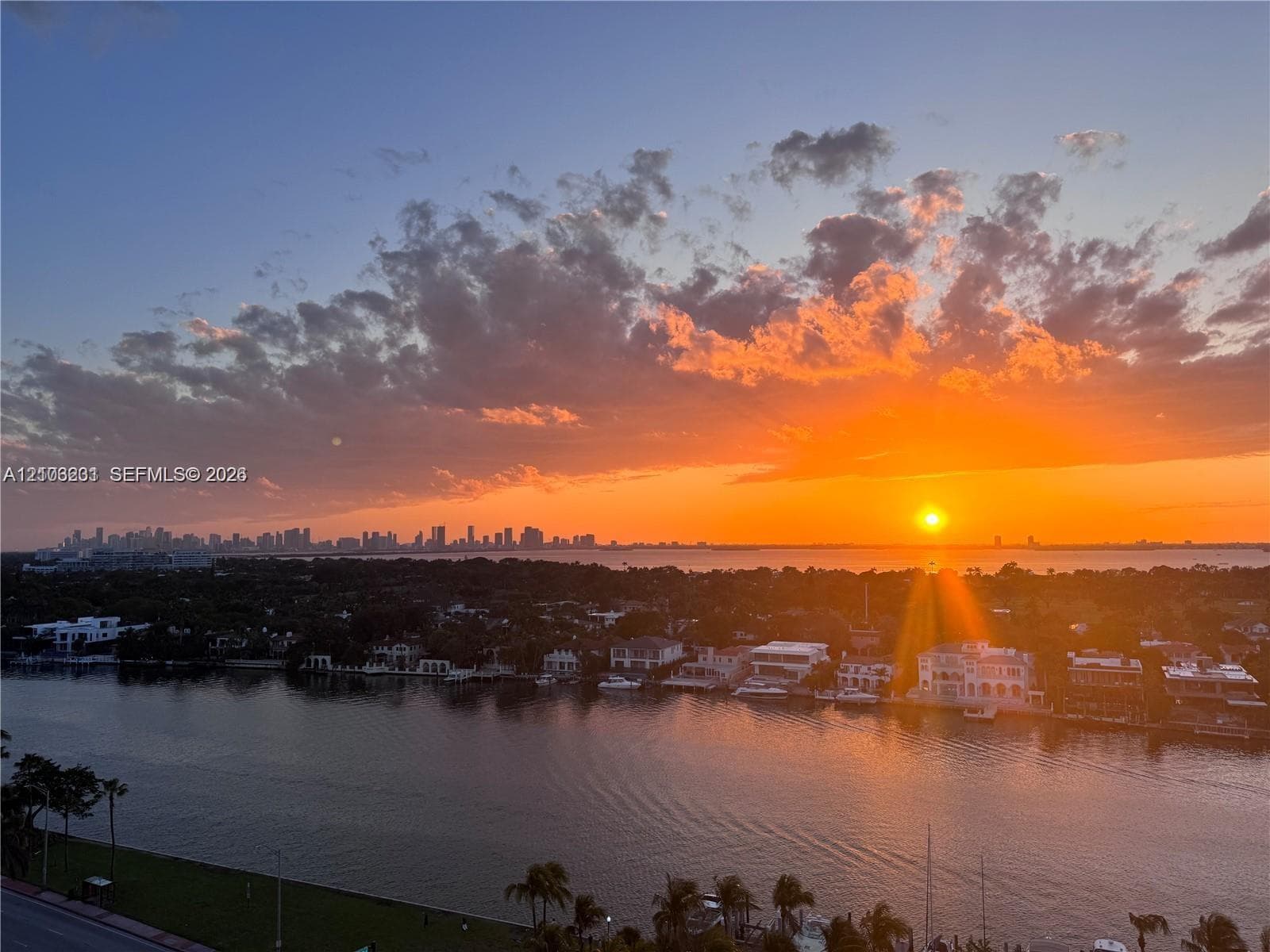 THE CARRIAGE HOUSE CONDO · #1229 in Miami Beach - Photo 1