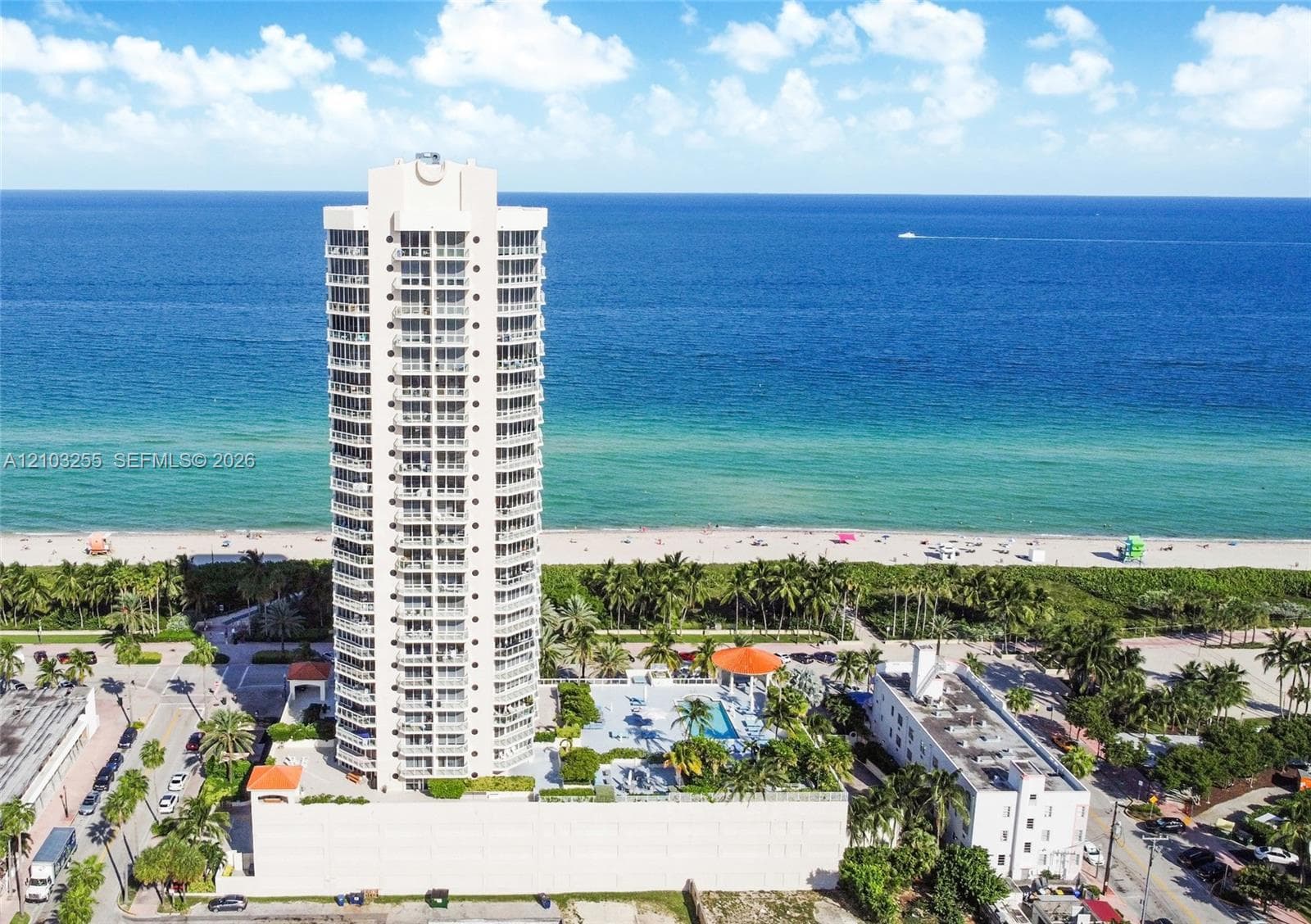 ST TROPEZ OCEAN CONDO · #9-D in Miami Beach - Photo 1