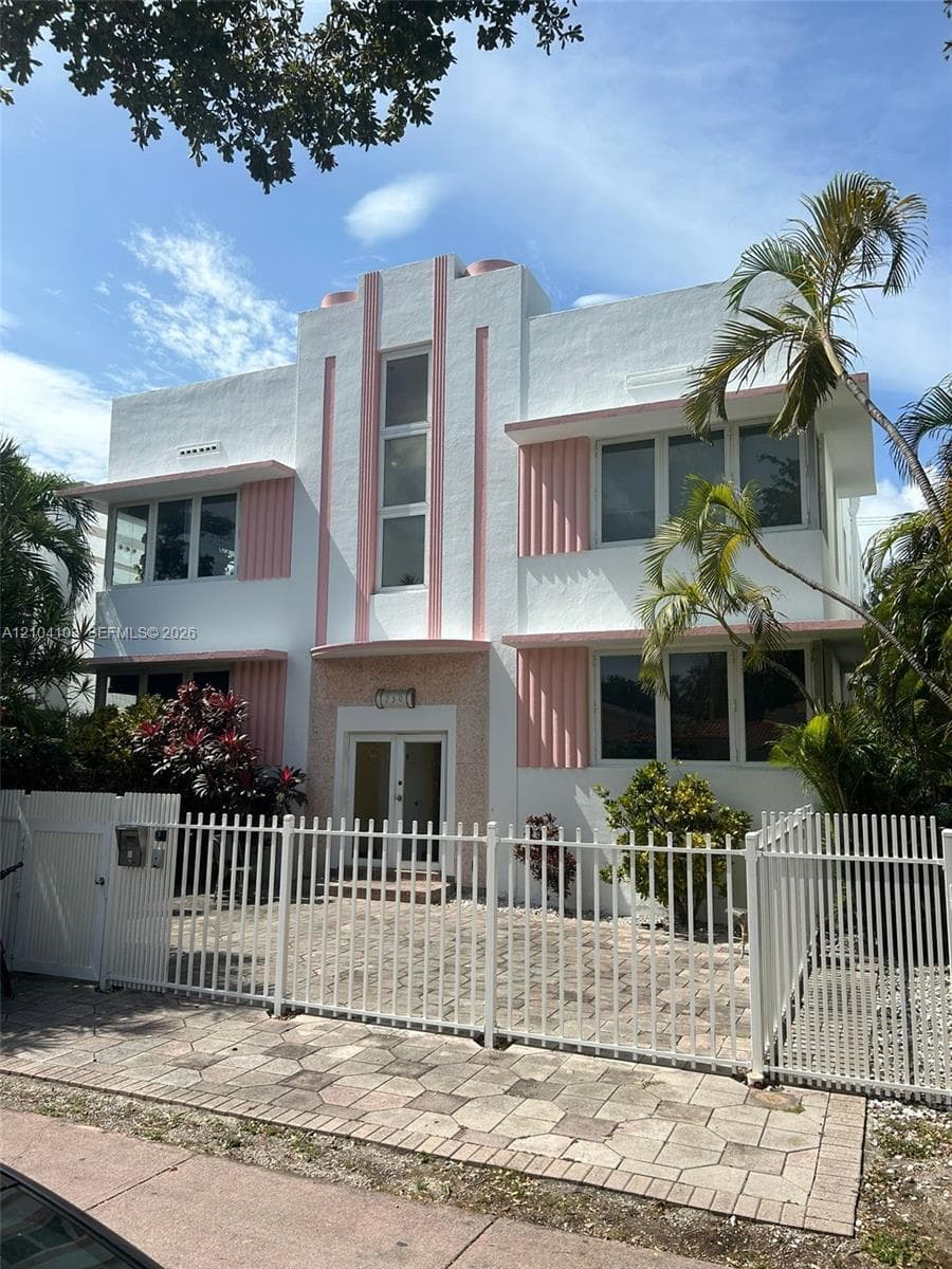 JEFFERSON PLACE CONDO · #12 in Miami Beach - Photo 1