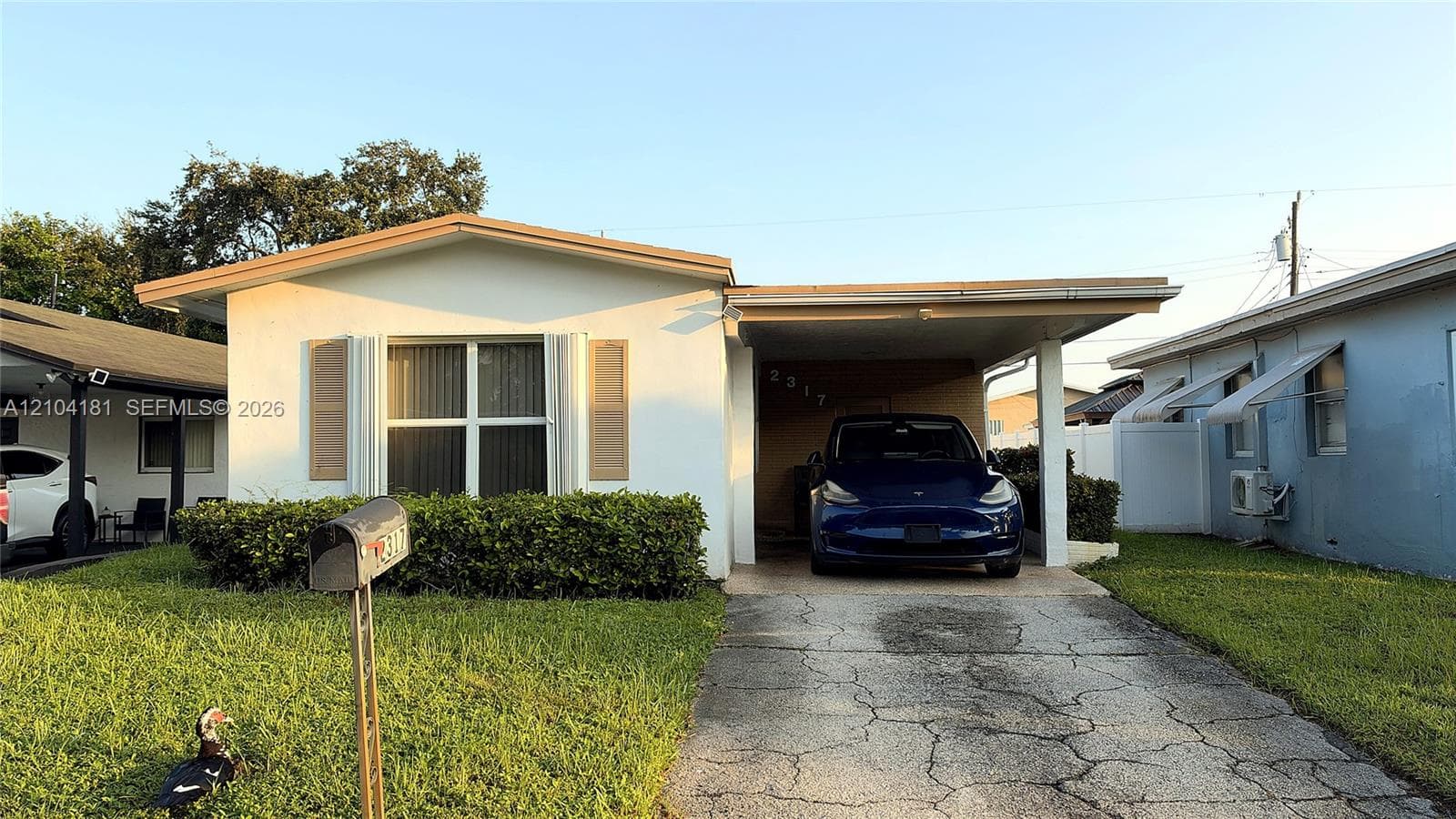 2317 Hope St photo 1