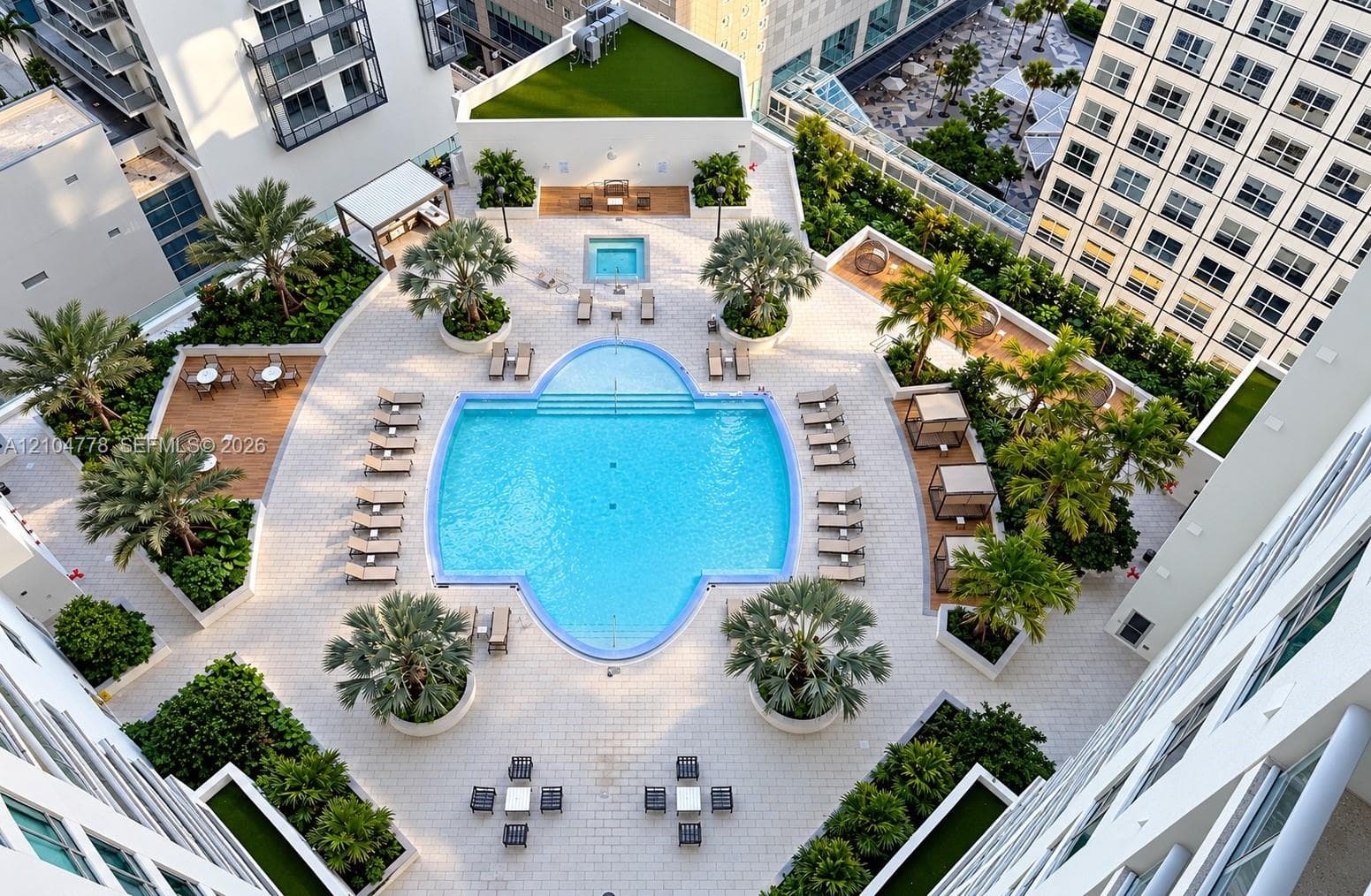 Met 1 · #T-2407 in Miami - Photo 1