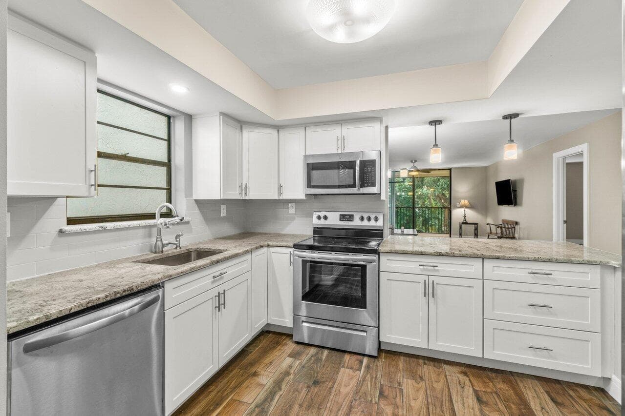 1555 S Federal Highway #203