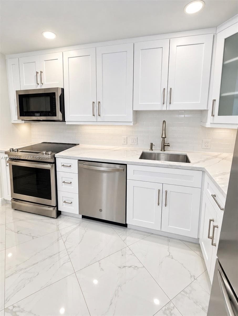 BRAVURA I CONDO #305