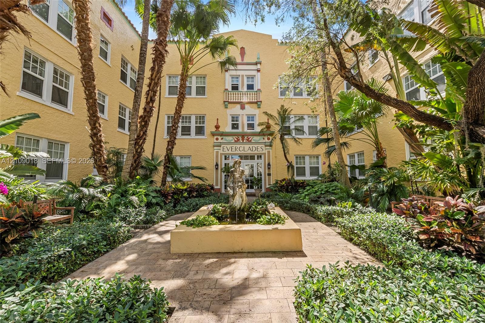 EVERGLADES EAST CONDO #305