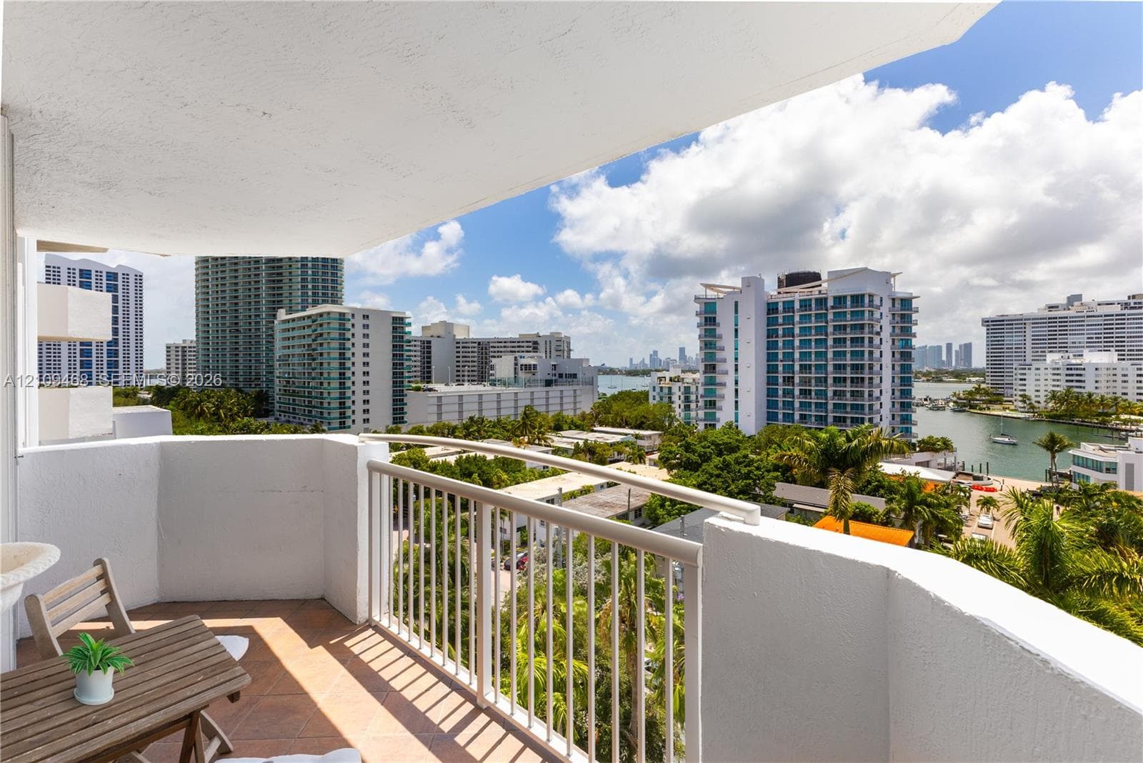 BAYVIEW PLAZA CONDO #906