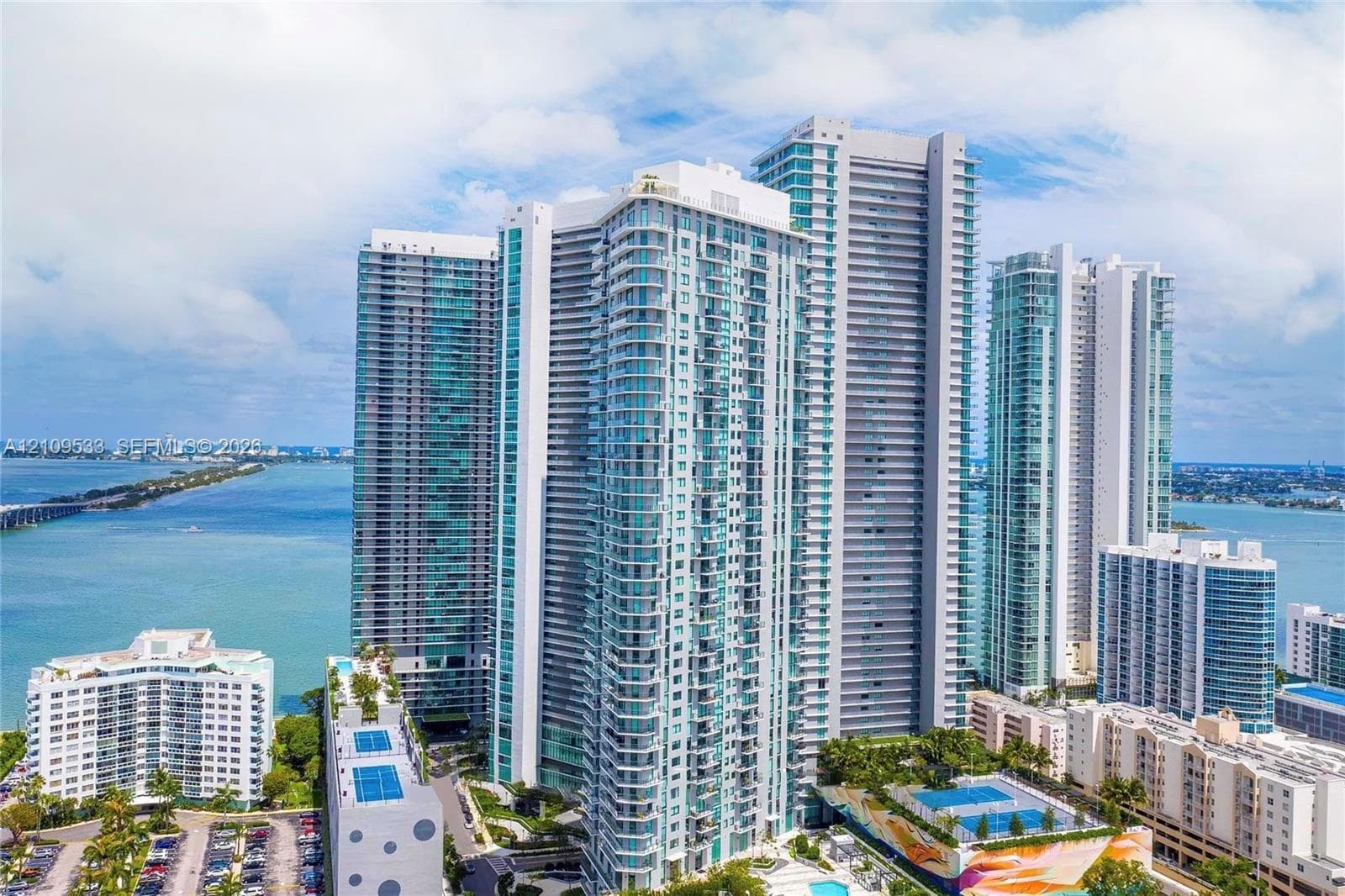 Paraiso Bayviews #808