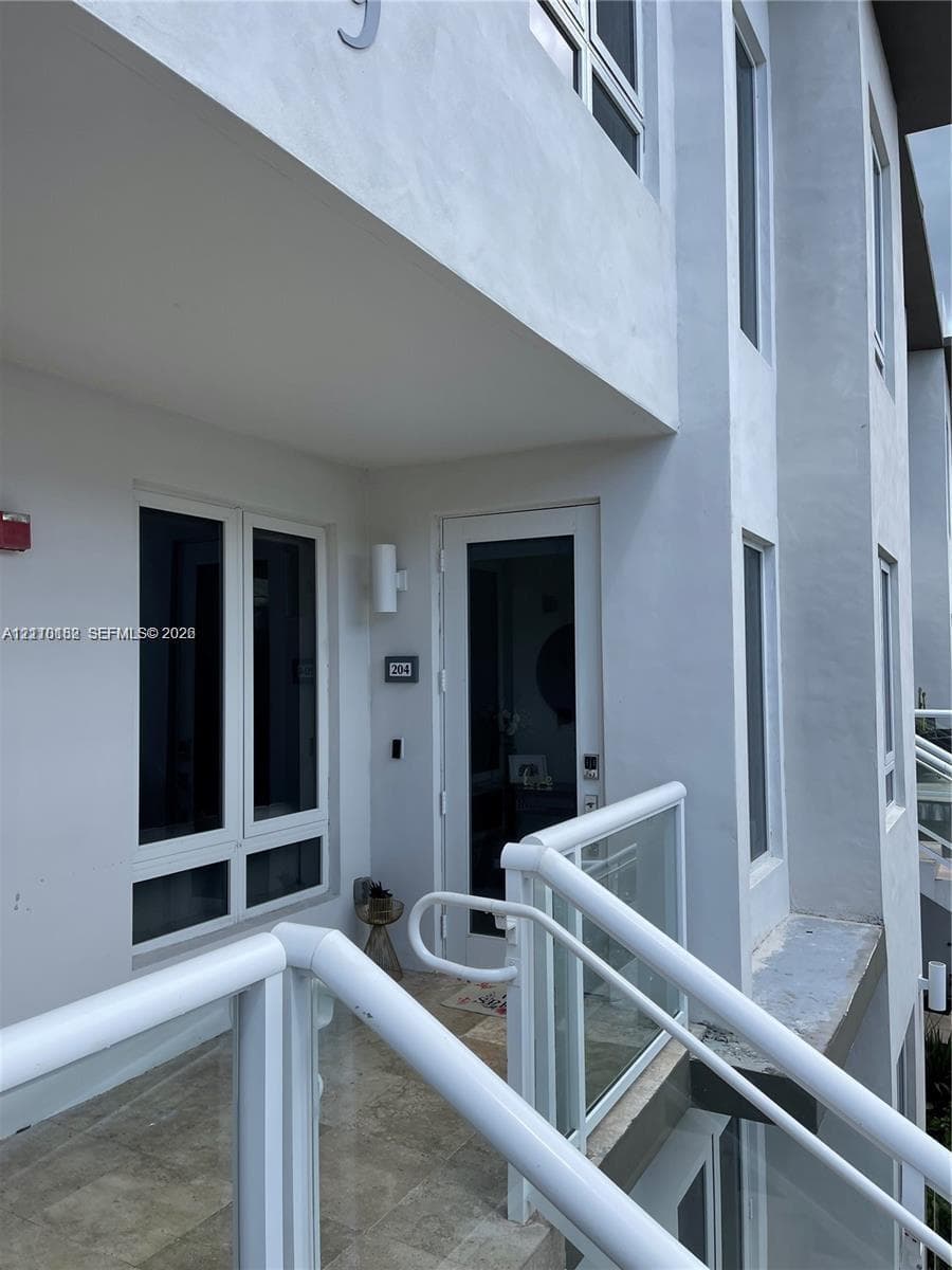 LANDMARK AT DORAL CONDO N #204
