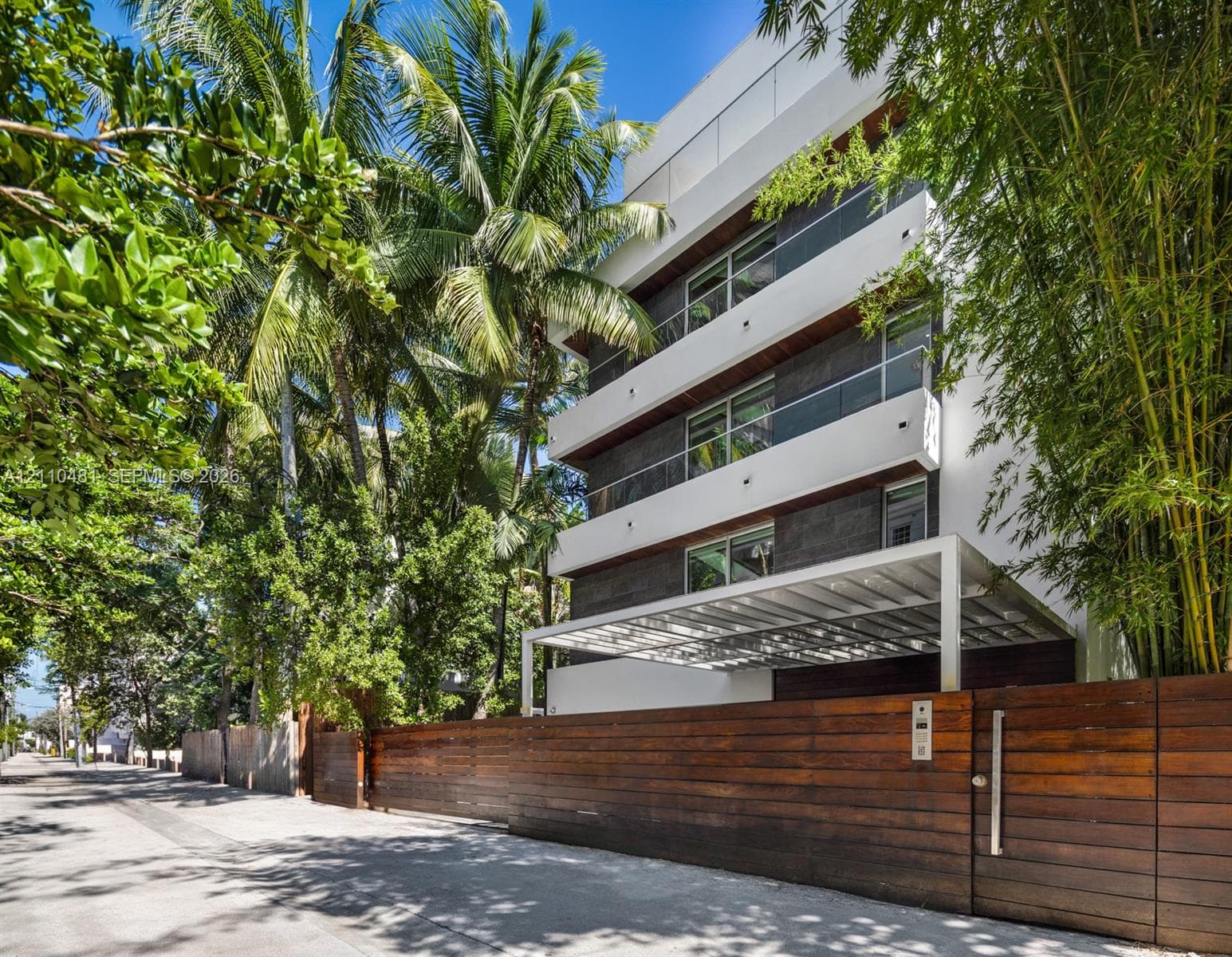 SOFI HOUSE RESIDENCES #D