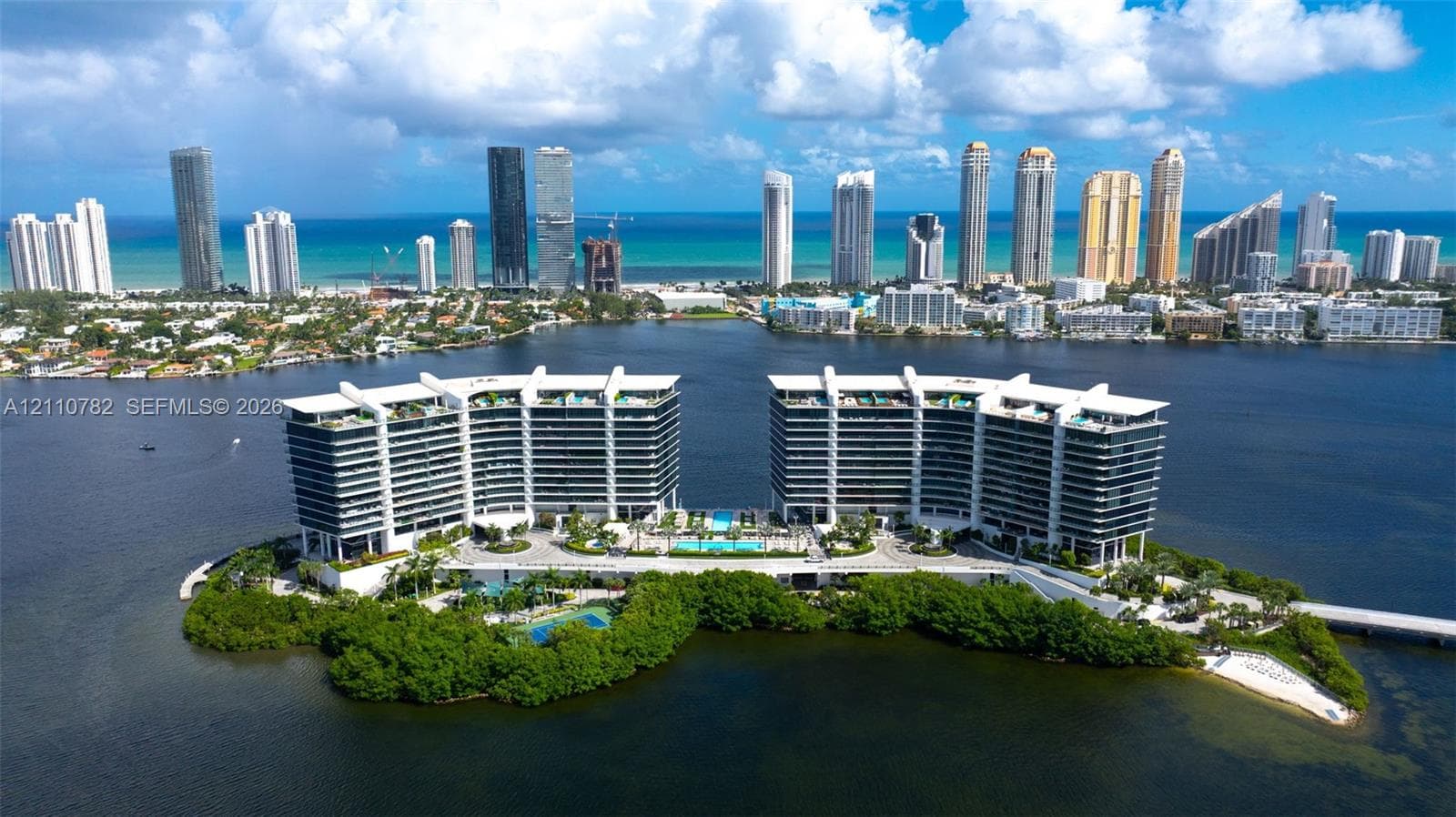 Prive at Aventura #702