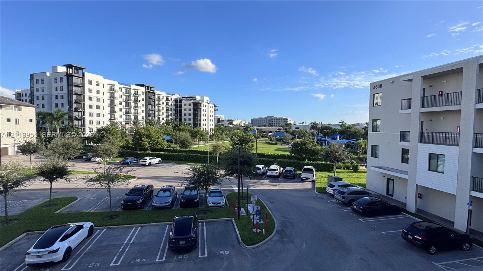 URBANA AT THE RESIDENCES #35